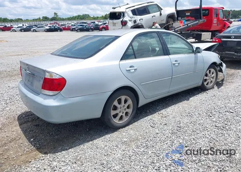 2005 Toyota Camry Xle V6 z USA, uszkodzony, nr VIN 4T1BF30K95U596781